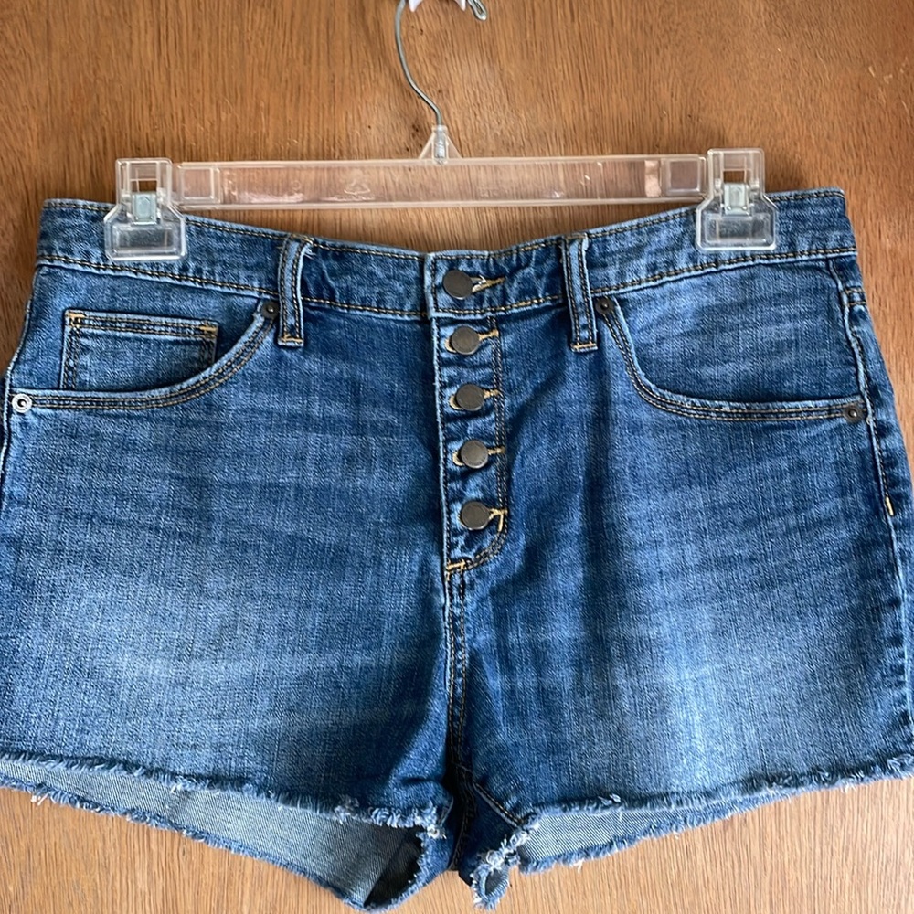 Universal Thread High Rise Shortie Sz 14/32R